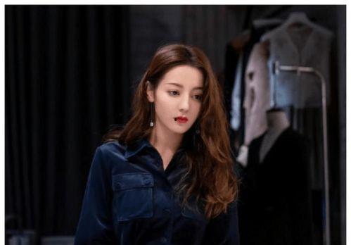 娱乐圈恋情吃瓜四字,揭秘明星背后的情感纠葛